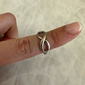 TIFFANY & CO. INFINITY RING